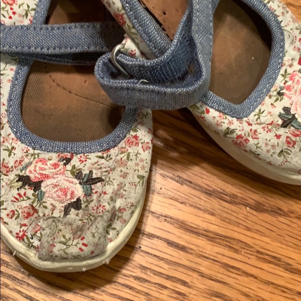 🔴SOLD🔴 Native & Toms - Picture 3 of 9